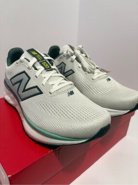 New Balance Men's 520 v9 Running Shoe Size 8.5 Men Grey M5206DX